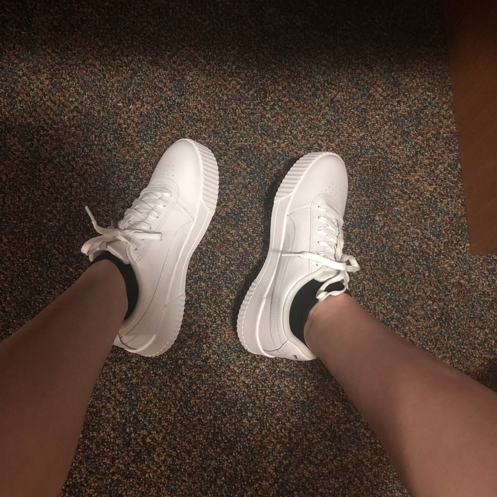 Puma sneakers in white